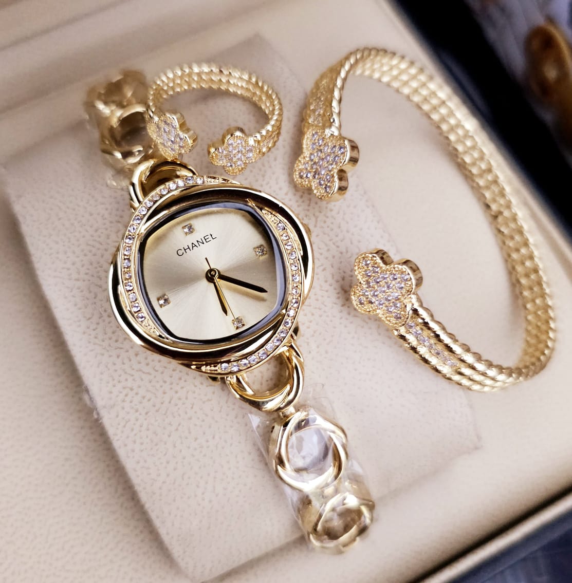Chanel Dorado circones
