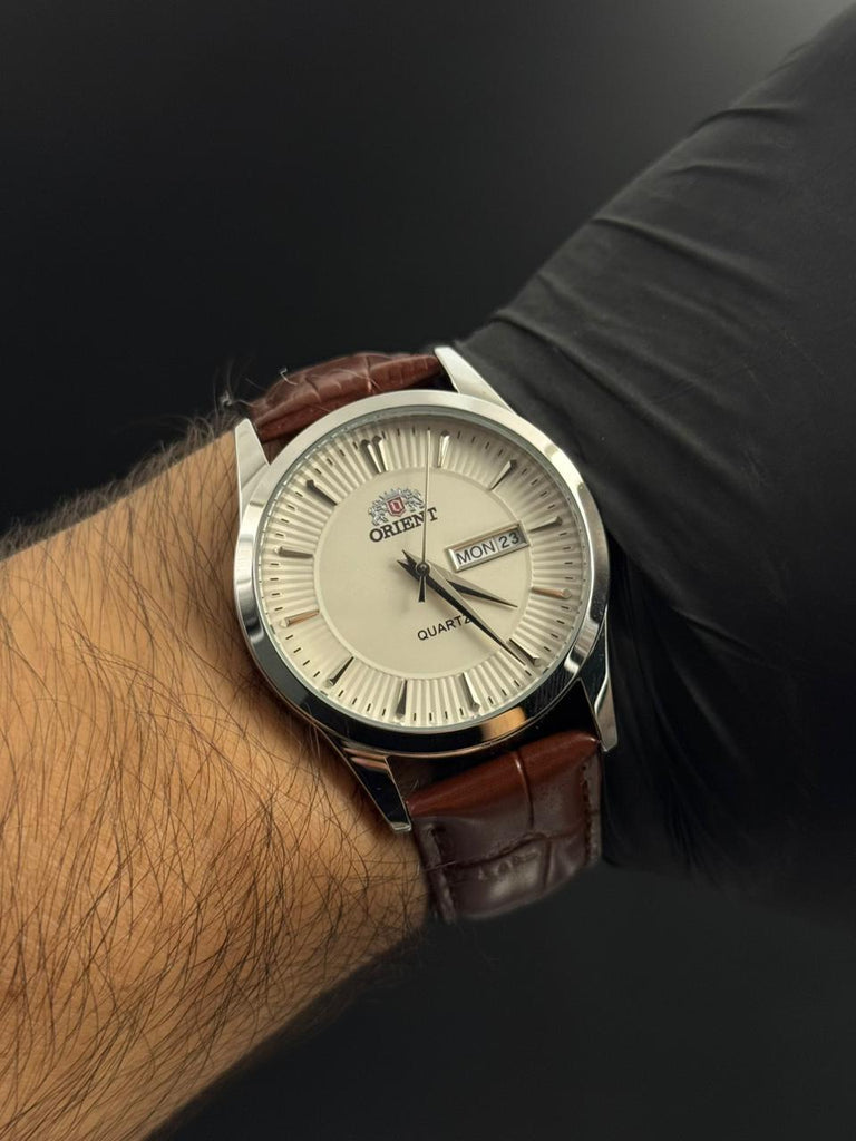 Ornt RD Cuero Café Tablero Blanco - Plateado