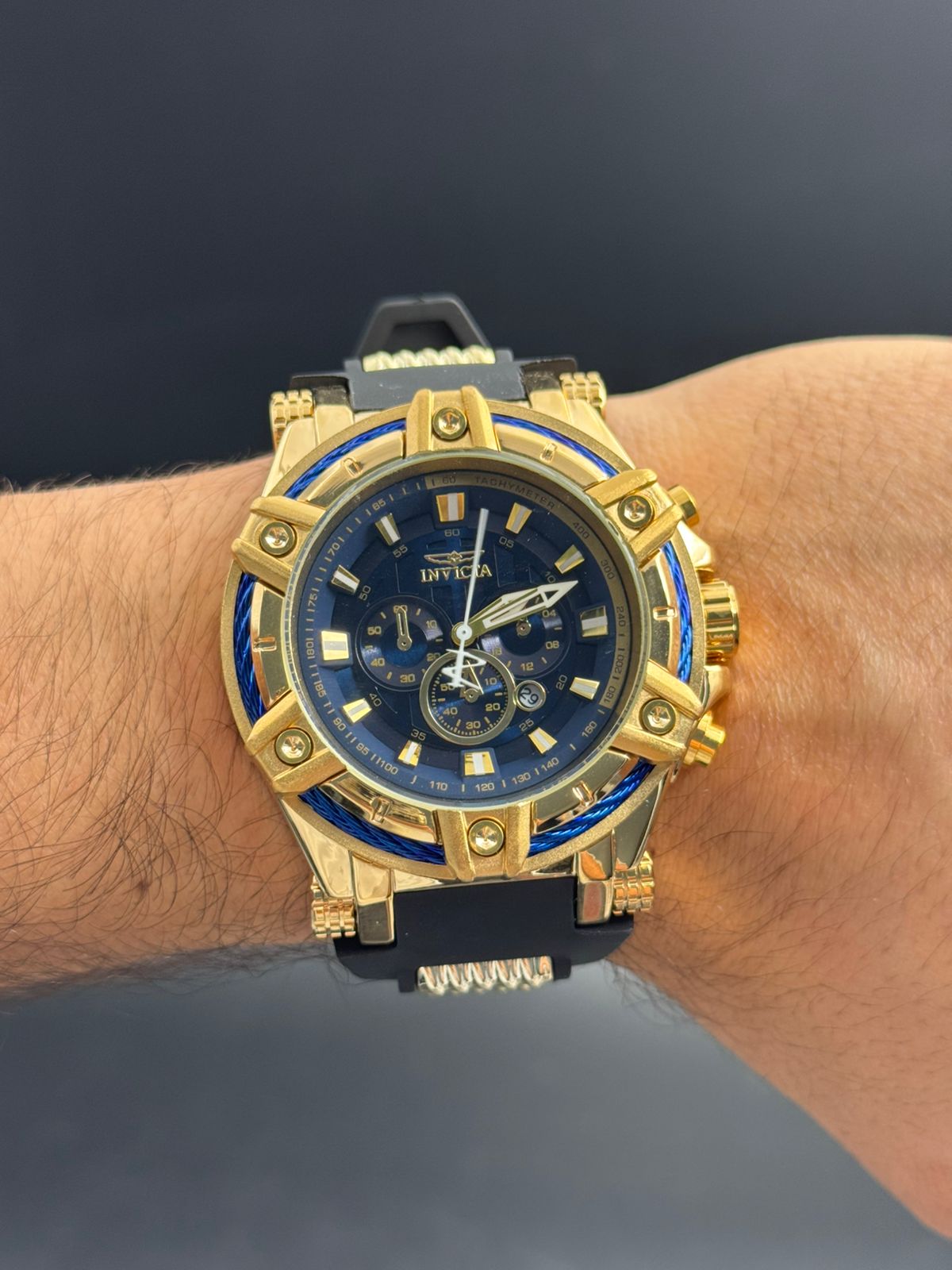 Invct 255 Goma Negra Tablero Azul Dorado