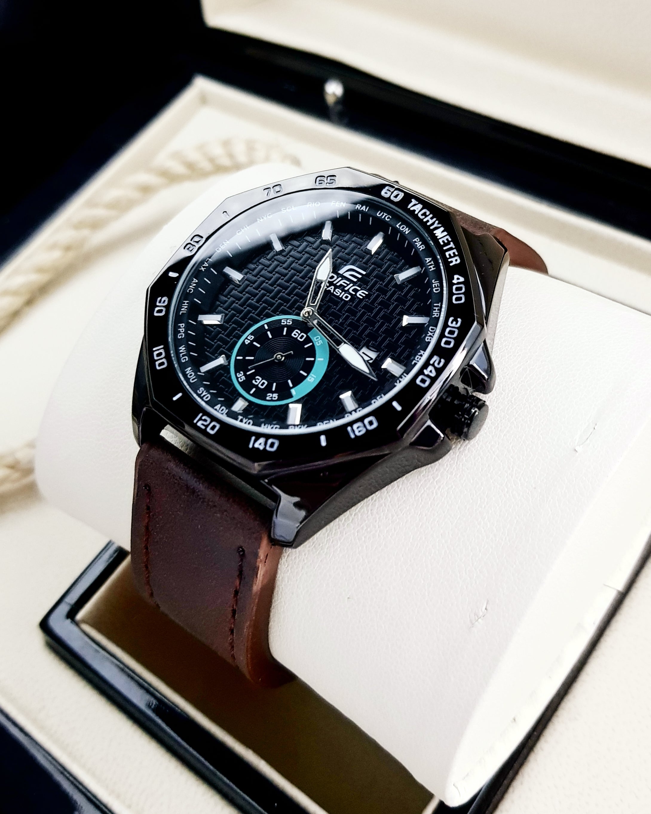 Casio Edifice Cara Negra Correa de Cuero