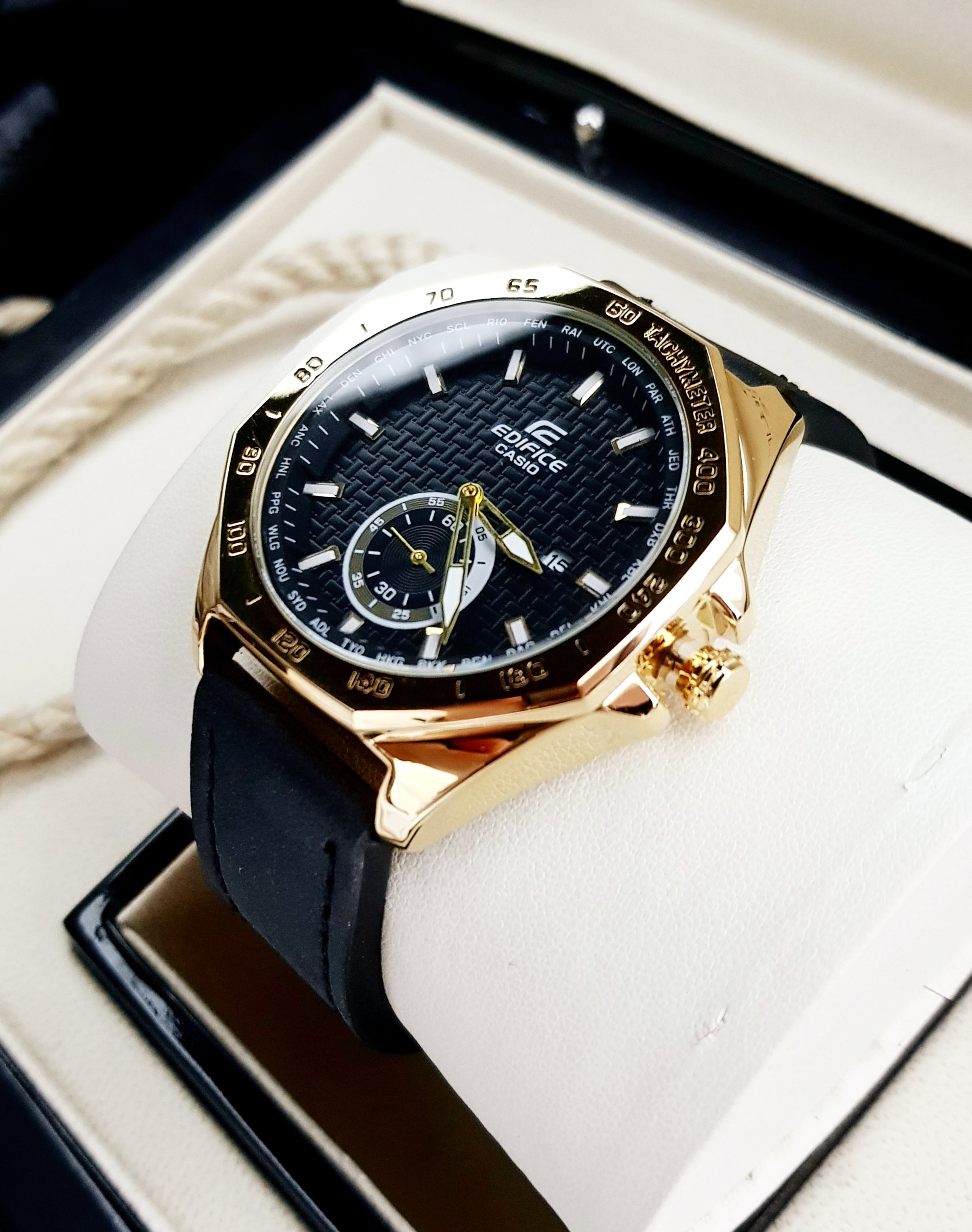 Casio Edifice Dorado Correa de Cuero