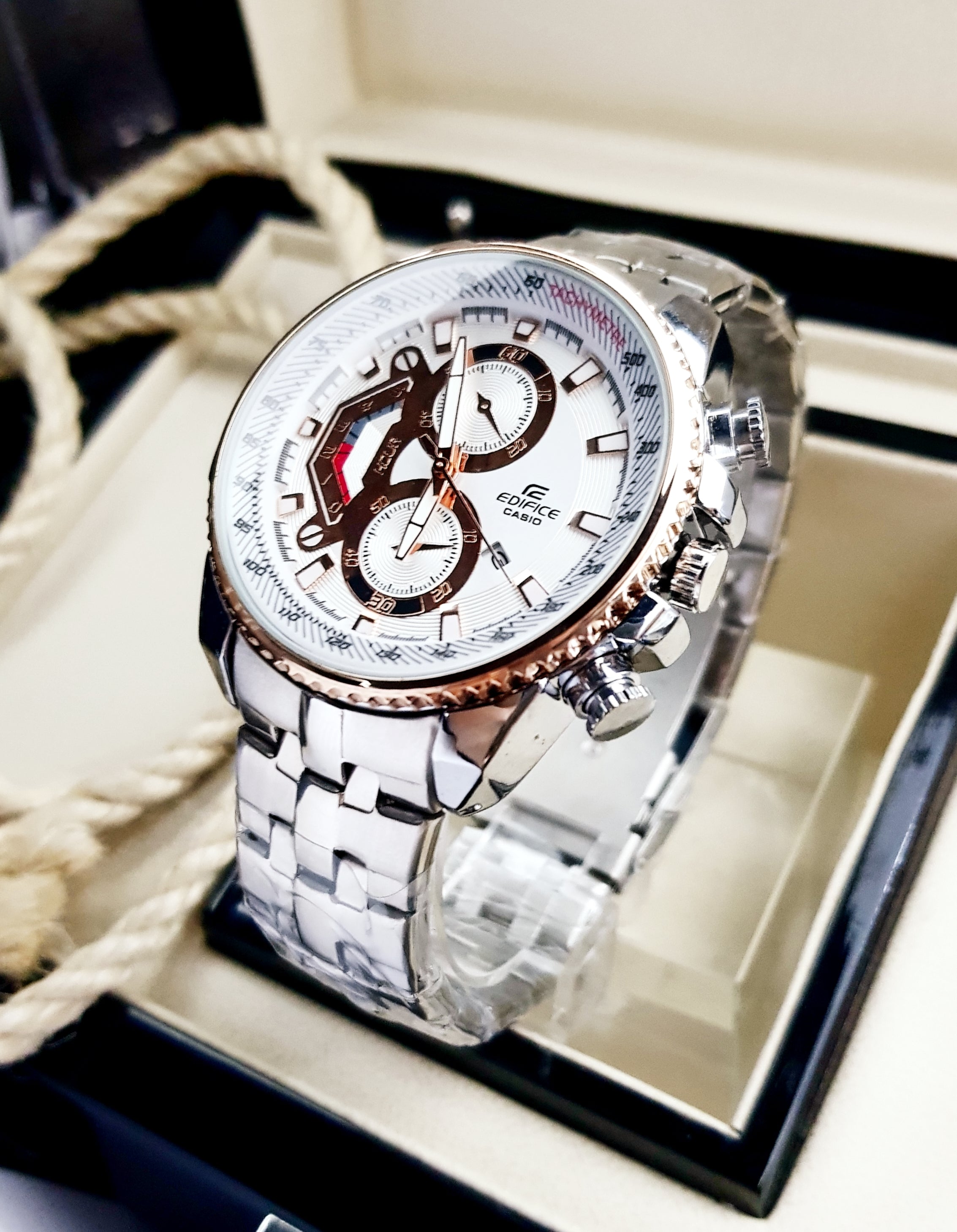Casio Edifice Plateado Fondo Blanco